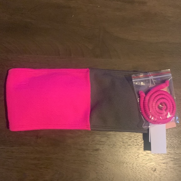 Pilyq Two Tone Color Block Bandeau Bikini Top - Picture 9 of 11